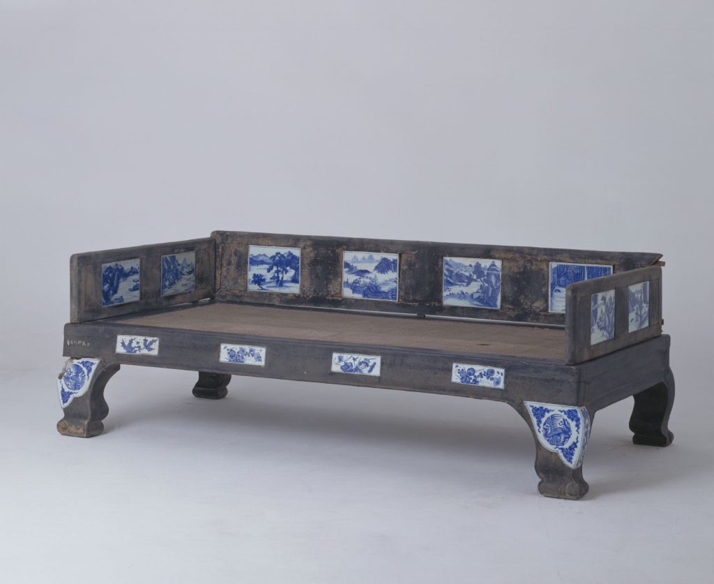 图片[1]-Black lacquer inlaid porcelain landscape drawing bed-China Archive